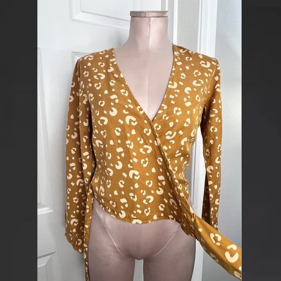 Marine Layer Tie Printed wrap Top Sz S - Picture 2 of 10